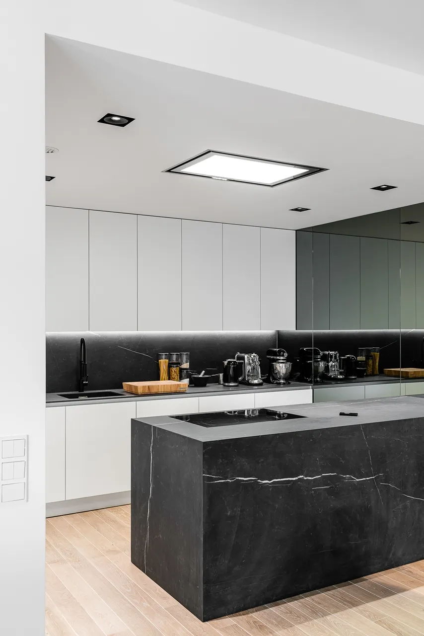 Obrázek Odsavač vestavný stropní SU Light Black (CDS9001C)