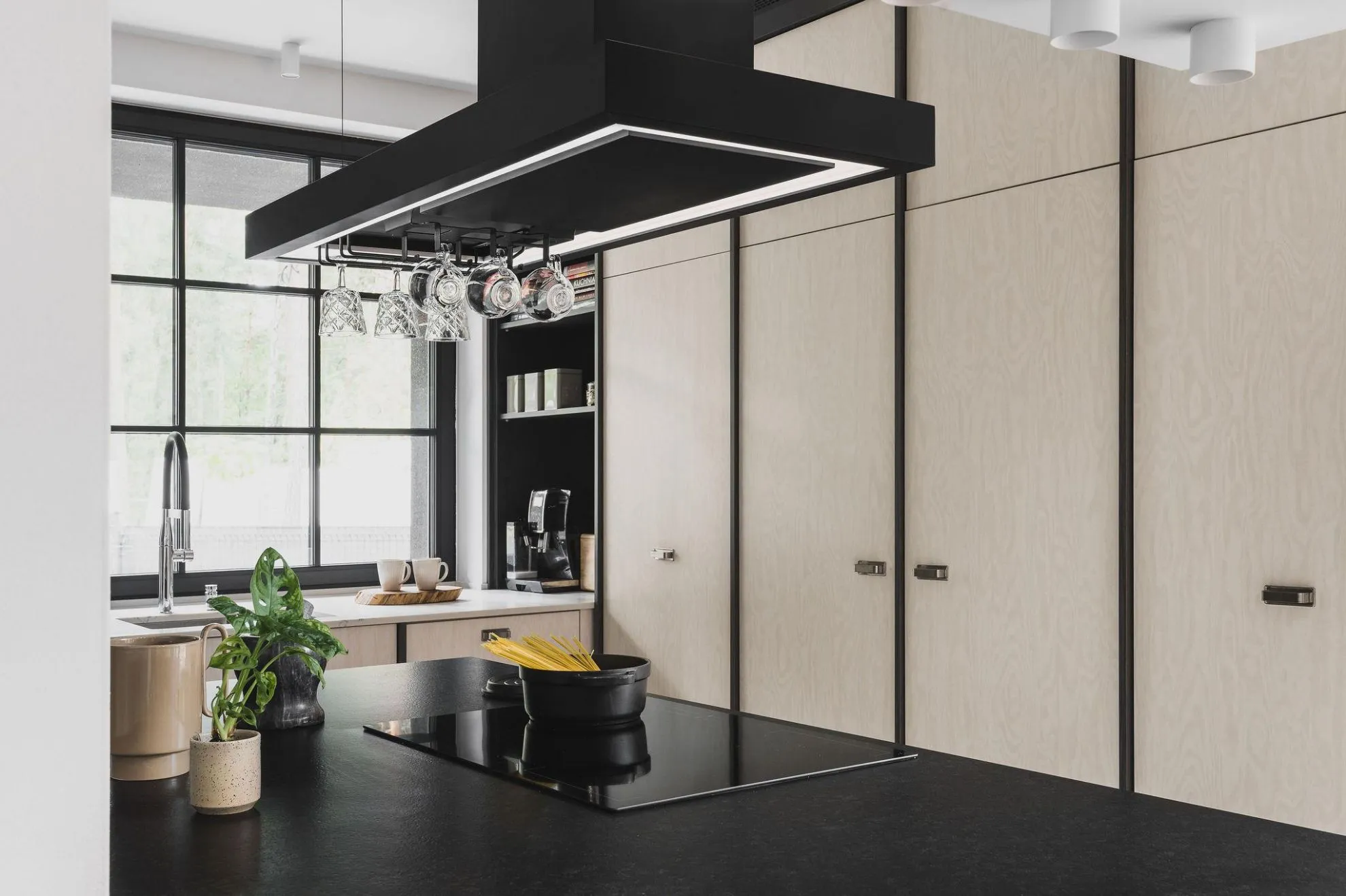 Obrázek Odsavač ostrůvkový MINIMAL 2.120 Black CDW1202C+U