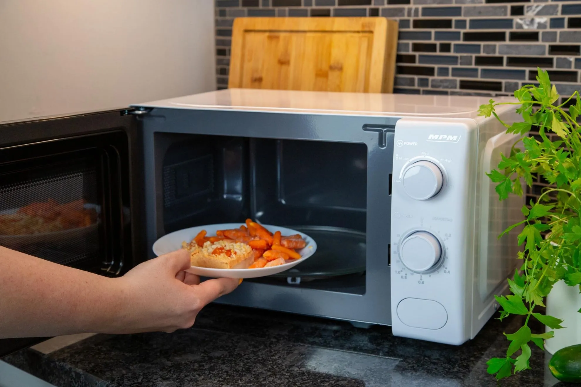 Obrázek Mikrovlnná trouba MPM-20-KMM-12 W